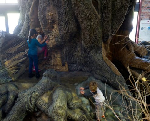 Trees-Tree-Nature-Maker-Naturemaker-Art-Artificial-Fake-Custom-design-unique-best-commercial-sculptured-oak-large