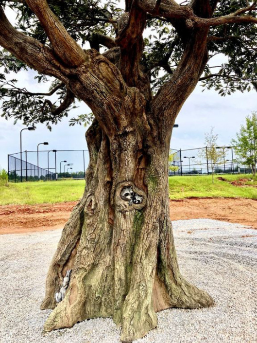 Outdoor Oak Steel Art Tree with Raccoons and Rabbit, Leo's Landing